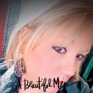 Meet your Posher, Lara